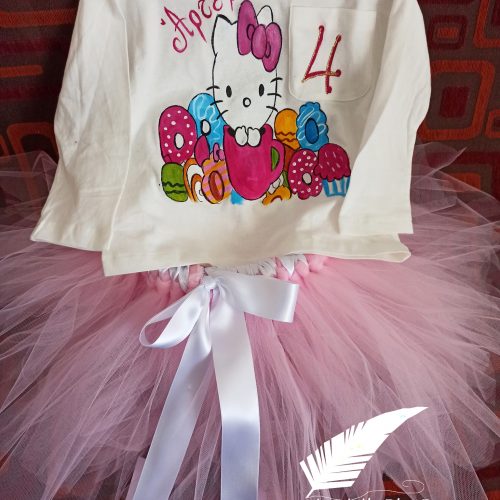 set mplouzaki me tutu xeiropoiito hello kittty